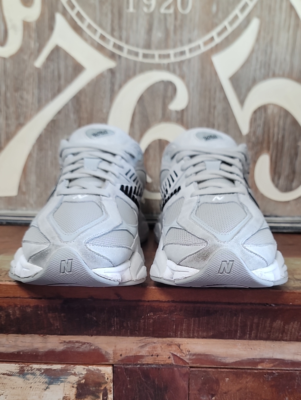 New Balance 9060 "Silver Metallic/Grey" Mens 13 Good Condition Fast Shipping - Picture 4 of 16